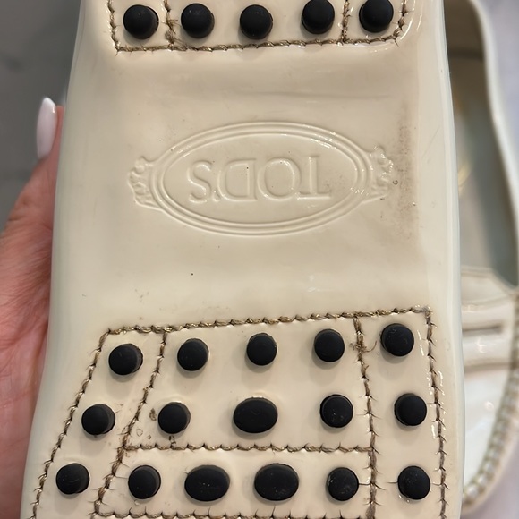 Authentic White patent leather Tod loafers! - Picture 3 of 4